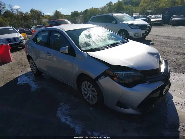 2T1BURHE6JC993352 — 2018 Toyota Corolla, Передняя часть (Front End), фото до ремонта