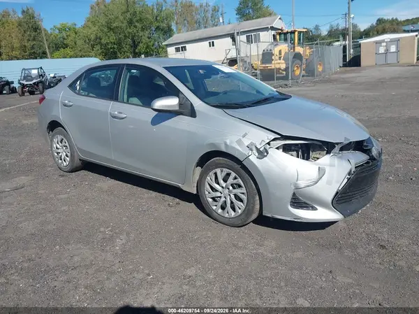 5YFBURHE4JP809428 — 2018 Toyota Corolla, Передняя часть (Front End), фото до ремонта