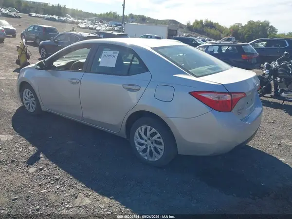 5YFBURHE4JP809428 — 2018 Toyota Corolla, фото 3 с аукциона IAAI 05.10.2026, Передняя часть