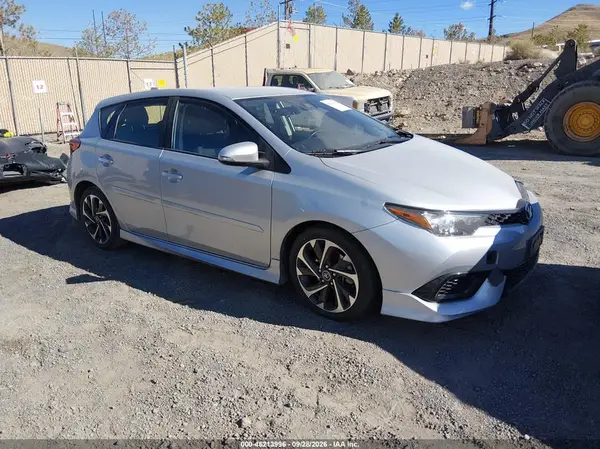 JTNKARJE6JJ562870 — 2018 Toyota Corolla, Передняя часть слева (Left Front), фото до ремонта