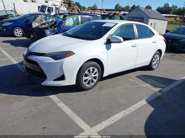 2T1BURHE2JC968268 — 2018 Toyota Corolla, фото 2 с аукциона IAAI, Правый бок