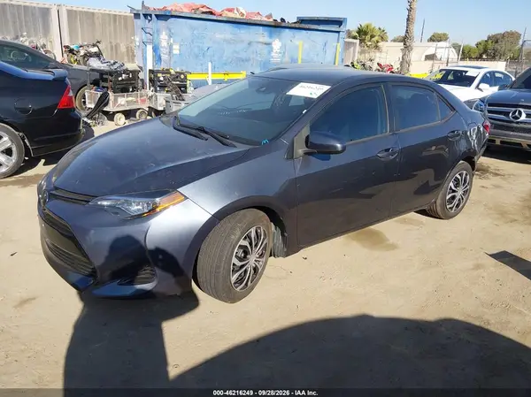 2018 TOYOTA COROLLA VIN 2T1BURHE0JC052687 фото 2