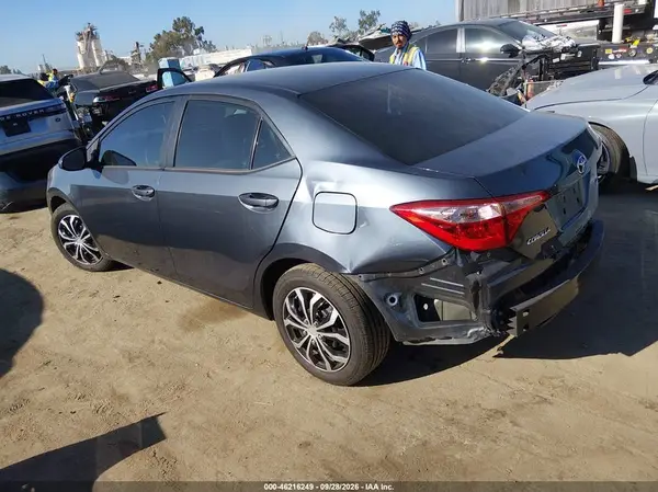 2018 TOYOTA COROLLA VIN 2T1BURHE0JC052687 фото 3