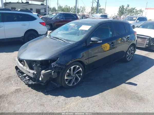 JTNKARJE2JJ565846 — 2018 Toyota Corolla, фото 2 с аукциона IAAI, Правый бок