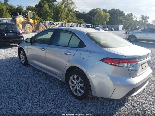 JTDEPRAE2LJ068444 — 2020 Toyota Corolla, фото 3 с аукциона IAAI, Передняя часть справа