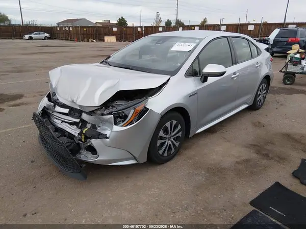 JTDEBRBE3LJ003342 — 2020 Toyota Corolla, фото 2 с аукциона IAAI, Передняя часть