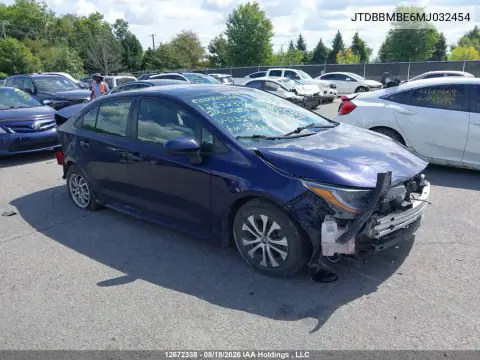 JTDBBMBE6MJ032454 — 2021 Toyota Corolla, Сзади, фото до ремонта