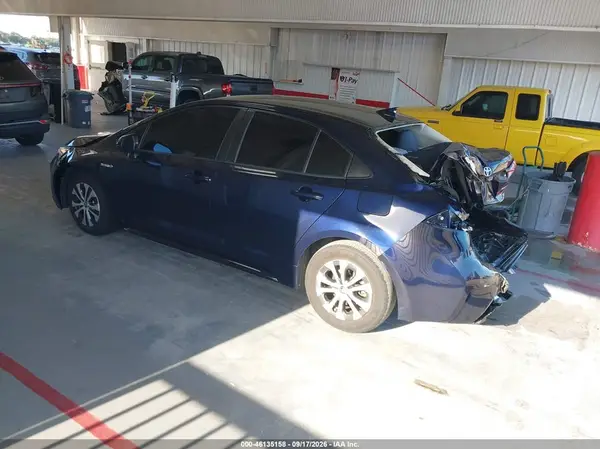 JTDEAMDE6MJ004053 — 2021 Toyota Corolla, фото 3 с аукциона IAAI 14.10.2026, Задняя часть