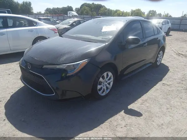 JTDEPMAE2MJ176440 — 2021 Toyota Corolla, фото 2 с аукциона IAAI 08.10.2026, Передняя часть слева