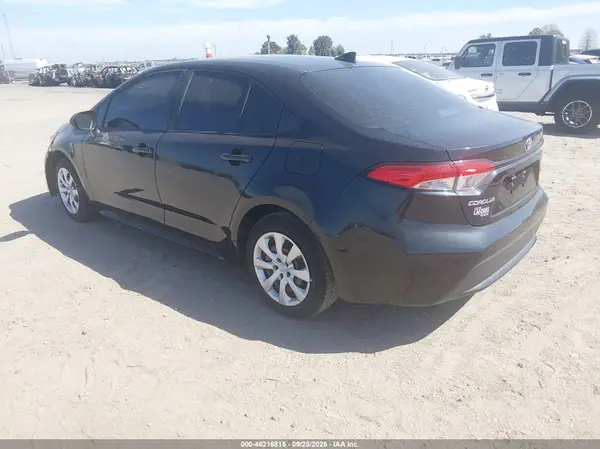 JTDEPMAE2MJ176440 — 2021 Toyota Corolla, фото 3 с аукциона IAAI 08.10.2026, Передняя часть слева