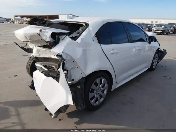 5YFEPMAEXMP257617 — 2021 Toyota Corolla, фото 4 с аукциона IAAI, Передняя и задняя части