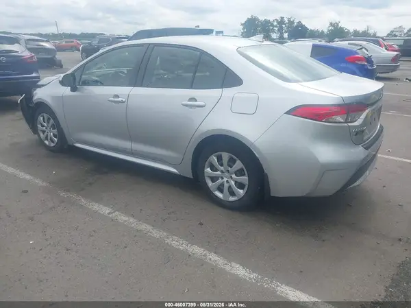 JTDEPMAE8NJ217221 — 2022 Toyota Corolla, фото 3 с аукциона IAAI 13.10.2026, Передняя часть справа