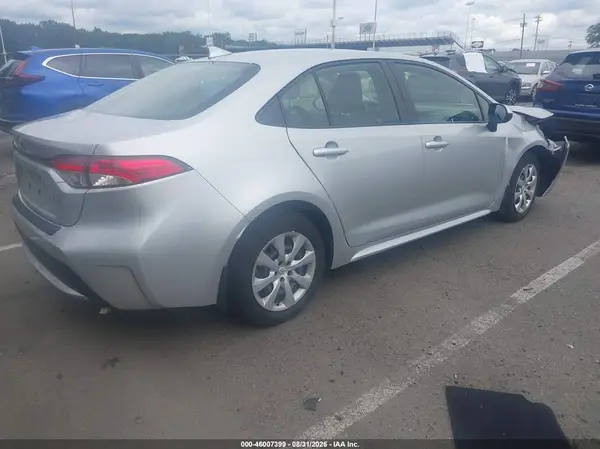 JTDEPMAE8NJ217221 — 2022 Toyota Corolla, фото 4 с аукциона IAAI 13.10.2026, Передняя часть справа