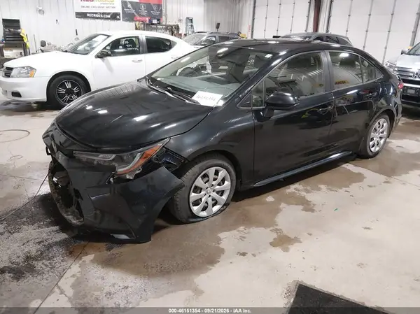 JTDEPMAE3NJ203131 — 2022 Toyota Corolla, фото 2 с аукциона IAAI, Передняя часть
