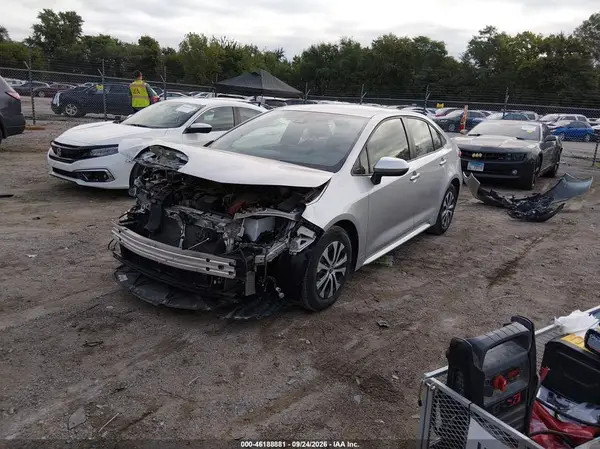 JTDEAMDE2NJ061917 — 2022 Toyota Corolla, фото 2 с аукциона IAAI, Передняя часть