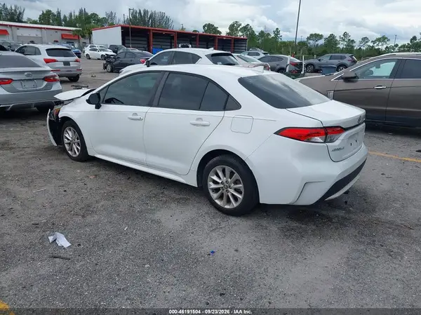 5YFVPMAE3NP306402 — 2022 Toyota Corolla, фото 3 с аукциона IAAI, Передняя часть