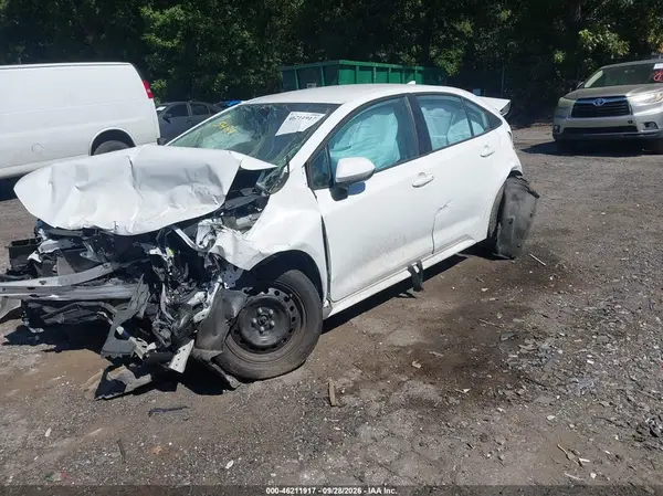 5YFEPMAE4NP305484 — 2022 Toyota Corolla, фото 2 с аукциона IAAI, Передняя часть