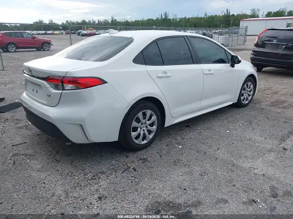 5YFB4MDE4RP225650 — 2024 Toyota Corolla, фото 4 с аукциона IAAI, Подтопление