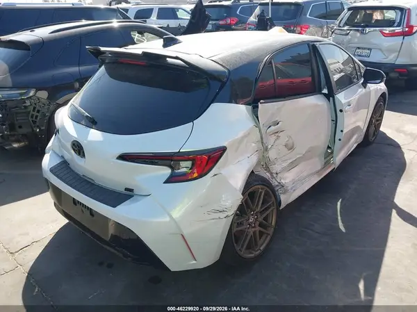 JTND4MBE3S3251159 — 2025 Toyota Corolla, фото 4 с аукциона IAAI, Правый бок
