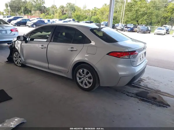 JTDBCMFE0S3095641 — 2025 Toyota Corolla, фото 3 с аукциона IAAI, Повреждения со всех сторон