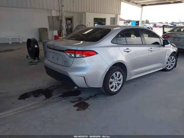 JTDBCMFE0S3095641 — 2025 Toyota Corolla, фото 4 с аукциона IAAI, Повреждения со всех сторон