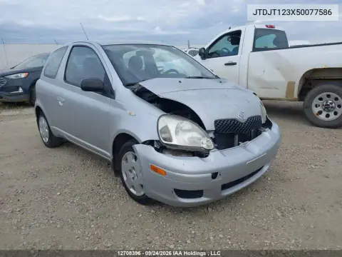 JTDJT123X50077586 — 2005 Toyota Echo, Передняя часть, фото до ремонта