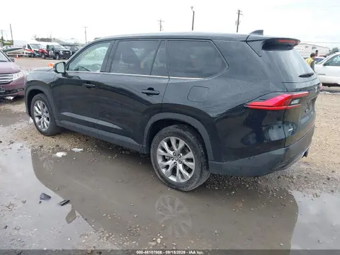 2024 Toyota Grand Highlander Limited VIN 5TDAAAB52RS039764 фото 3
