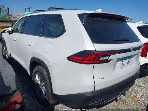 2026 Toyota Grand Highlander Limited VIN 5TDAAAB56TS144881 фото 3