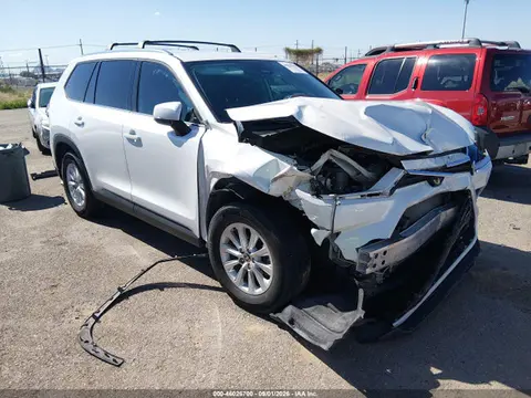 5TDAAAA56RS010561 — 2024 Toyota Grand Highlander XLE, Передняя часть (Front End), фото до ремонта