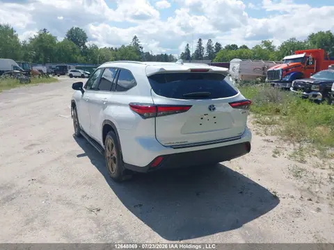 2023 Toyota Highlander Hybrid Bronze Edition VIN 5TDABRCH0PS588512 фото 3