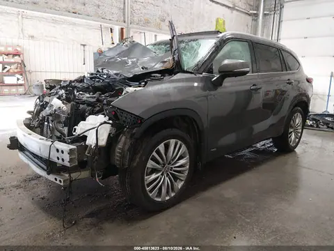 2024 Toyota Highlander Hybrid Platinum VIN 5TDEBRCH9RS633323 фото 2