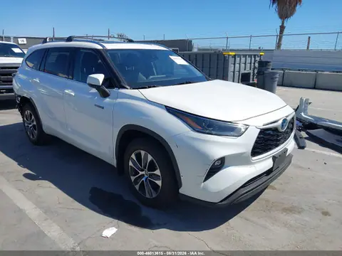 5TDHARAH0MS009891 — 2021 Toyota Highlander Hybrid XLE, Задняя часть, фото до ремонта