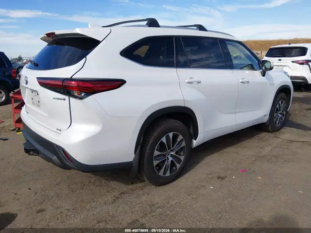 5TDHBRCH3NS553300 — 2022 Toyota Highlander Hybrid XLE, фото 4 с аукциона IAAI 14.10.2026, Левый бок