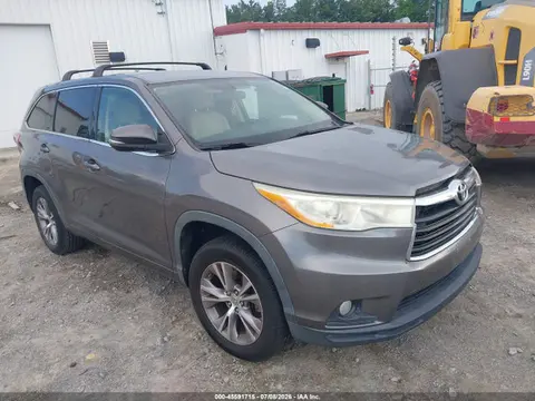 5TDZKRFH5ES015309 — 2014 Toyota Highlander LE Plus V6, Естественный износ (Normal Wear & Tear), фото до ремонта