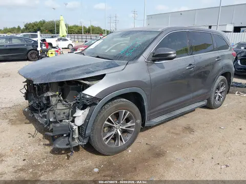 2018 Toyota Highlander Le Plus VIN 5TDZZRFH2JS250188 фото 2