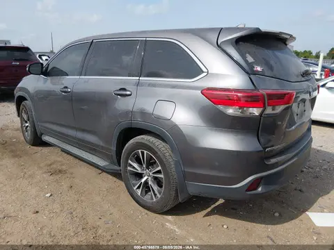 2018 Toyota Highlander Le Plus VIN 5TDZZRFH2JS250188 фото 3