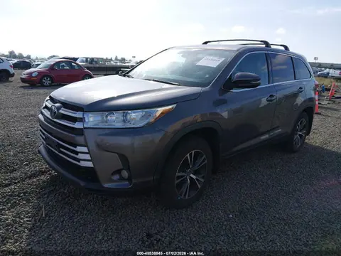 2019 Toyota Highlander Le Plus VIN 5TDBZRFH4KS716030 фото 2
