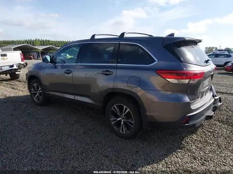 2019 Toyota Highlander Le Plus VIN 5TDBZRFH4KS716030 фото 3