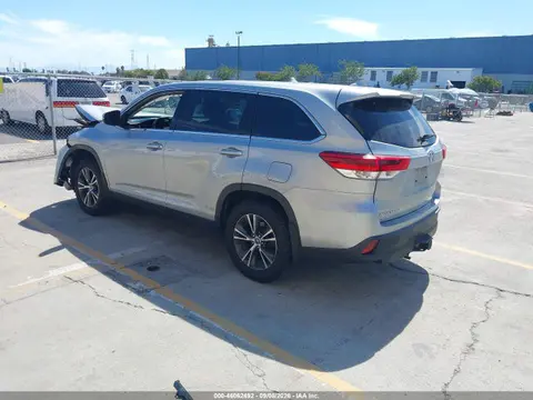 2019 Toyota Highlander Le Plus VIN 5TDBZRFH1KS932093 фото 3