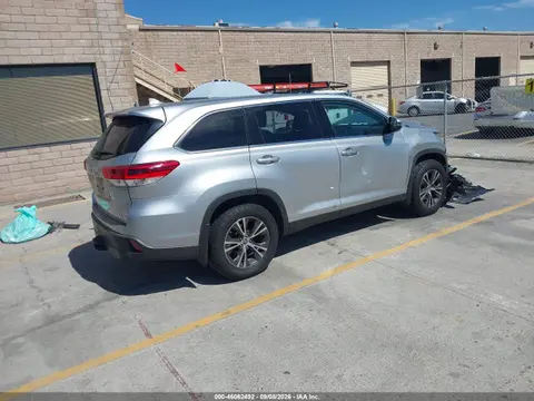 2019 Toyota Highlander Le Plus VIN 5TDBZRFH1KS932093 фото 4
