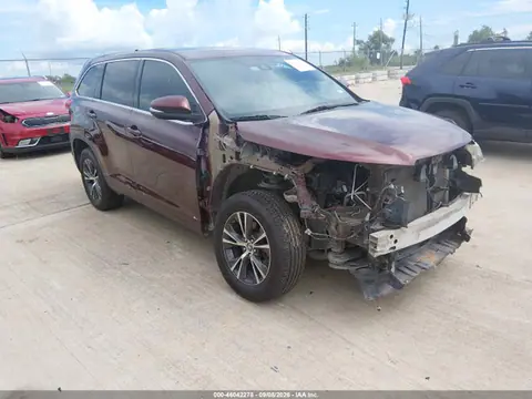 5TDZZRFH2JS245606 — 2018 Toyota Highlander LE, Передняя часть (Front End), фото до ремонта