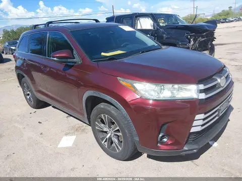 5TDZZRFH6KS330529 — 2019 Toyota Highlander LE, Задняя часть (Rear), фото до ремонта