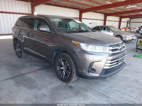 5TDBZRFH2KS946035 — 2019 Toyota Highlander LE, Левый бок (Left Side), фото до ремонта