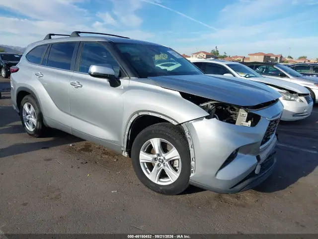 5TDKDRAH2PS026371 — 2023 Toyota Highlander LE, Передняя часть слева (Left Front), фото до ремонта