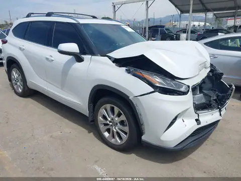 5TDKDRBH6PS013945 — 2023 Toyota Highlander Limited, Передняя часть (Front End), фото до ремонта
