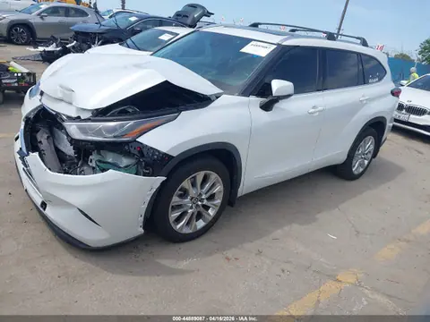 2023 Toyota Highlander Limited VIN 5TDKDRBH6PS013945 фото 2