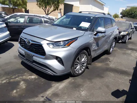 2024 Toyota Highlander Platinum VIN 5TDKDRBH6RS550379 фото 2