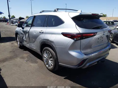 2024 Toyota Highlander Platinum VIN 5TDKDRBH6RS550379 фото 3