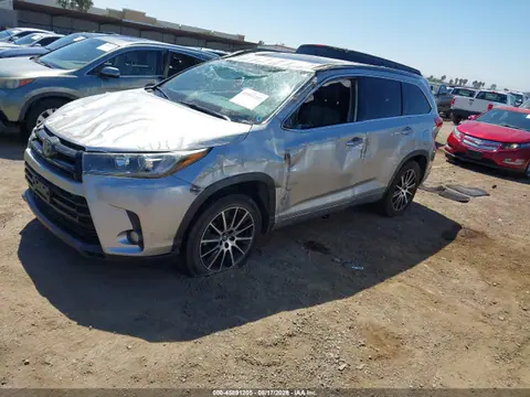 2018 Toyota Highlander Se VIN 5TDKZRFH9JS547816 фото 2
