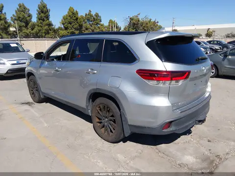 2019 Toyota Highlander Se VIN 5TDJZRFH2KS613295 фото 3